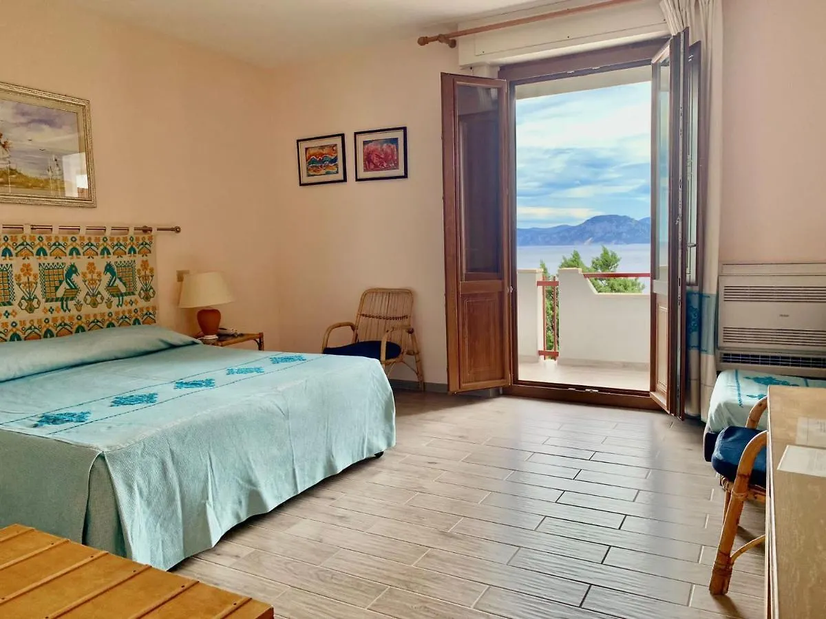 Hotel L'Oasi Cala Gonone 3*,  Italia